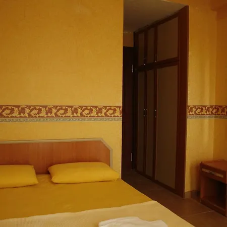Yarar Hotel